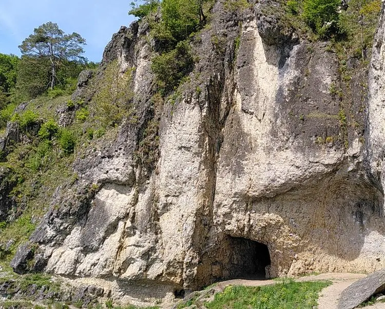 Klettertopo „Eisenbahner Wand linker Teil“ am Fels Eisenbahnerwand in Labertal