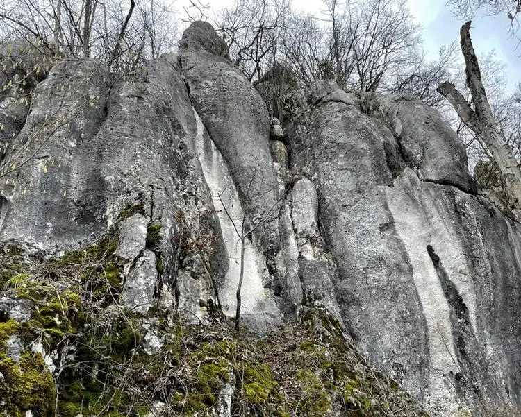 Klettertopo „Auf gut Freunde“ am Fels Aichaer Wand in Konstein