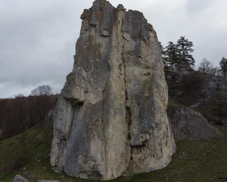 Klettertopo „Burgstein Südseite“ am Fels Burgstein in Konstein