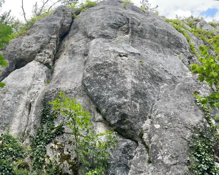 Klettertopo „Felskirchl links“ am Fels Felskirchl in Altmühltal