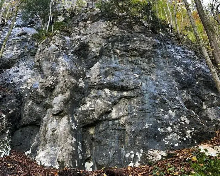 Klettertopo „Rechter Teil“ am Fels Flintsbach in Unteres Inntal