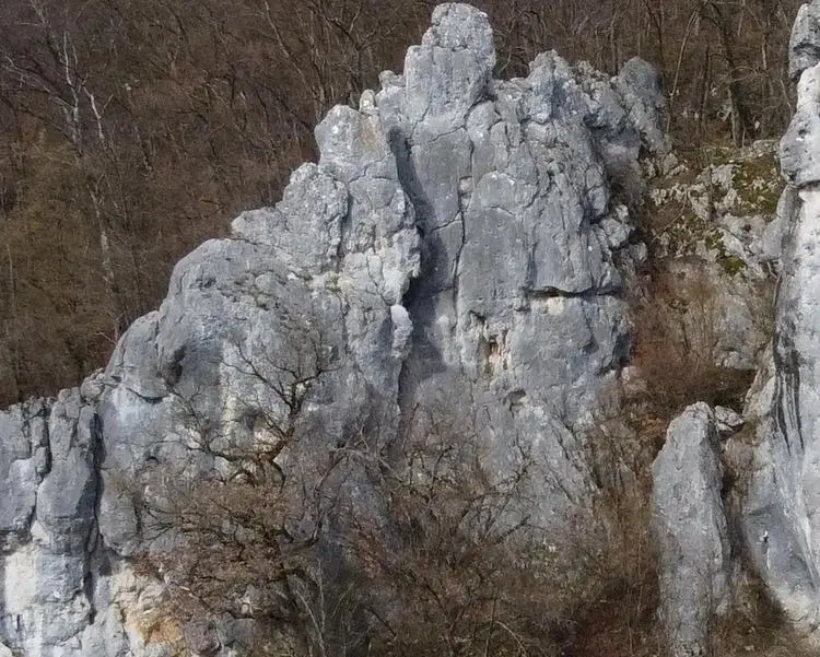 Klettertopo „Merltürme rechts“ am Fels Merltürme in Konstein