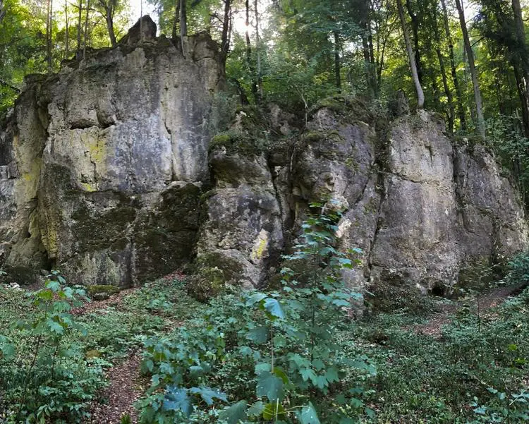 Klettertopo „Kellerfels“ am Fels Kellerfels in Naabtal