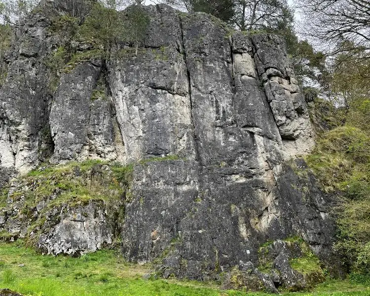 Klettertopo „Nixenwand“ am Fels Nixenwand in Labertal