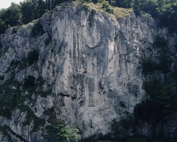 Klettertopo „Römerwand“ am Fels Römerwand in Donaudurchbruch + Tal