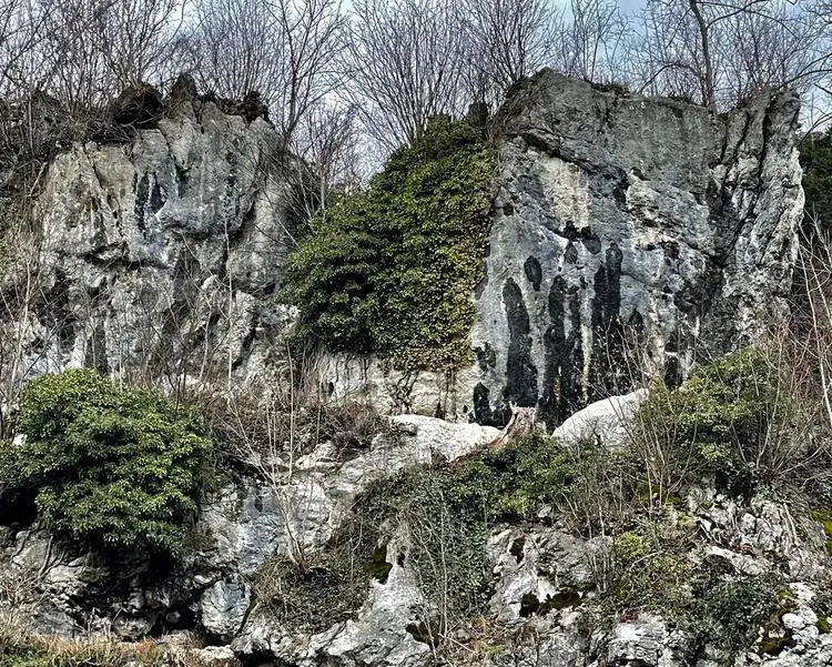 Klettertopo „Arena“ am Fels Schlossberg in Unteres Inntal